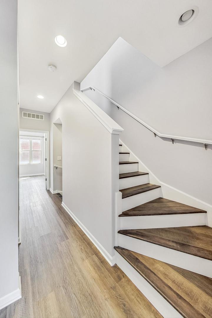 2505 S Calumet Avenue