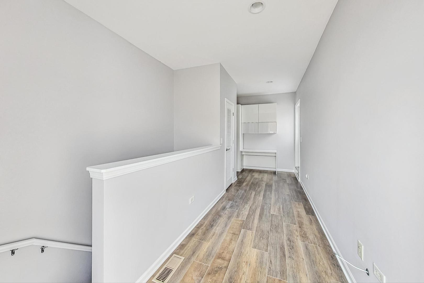 2505 S Calumet Avenue