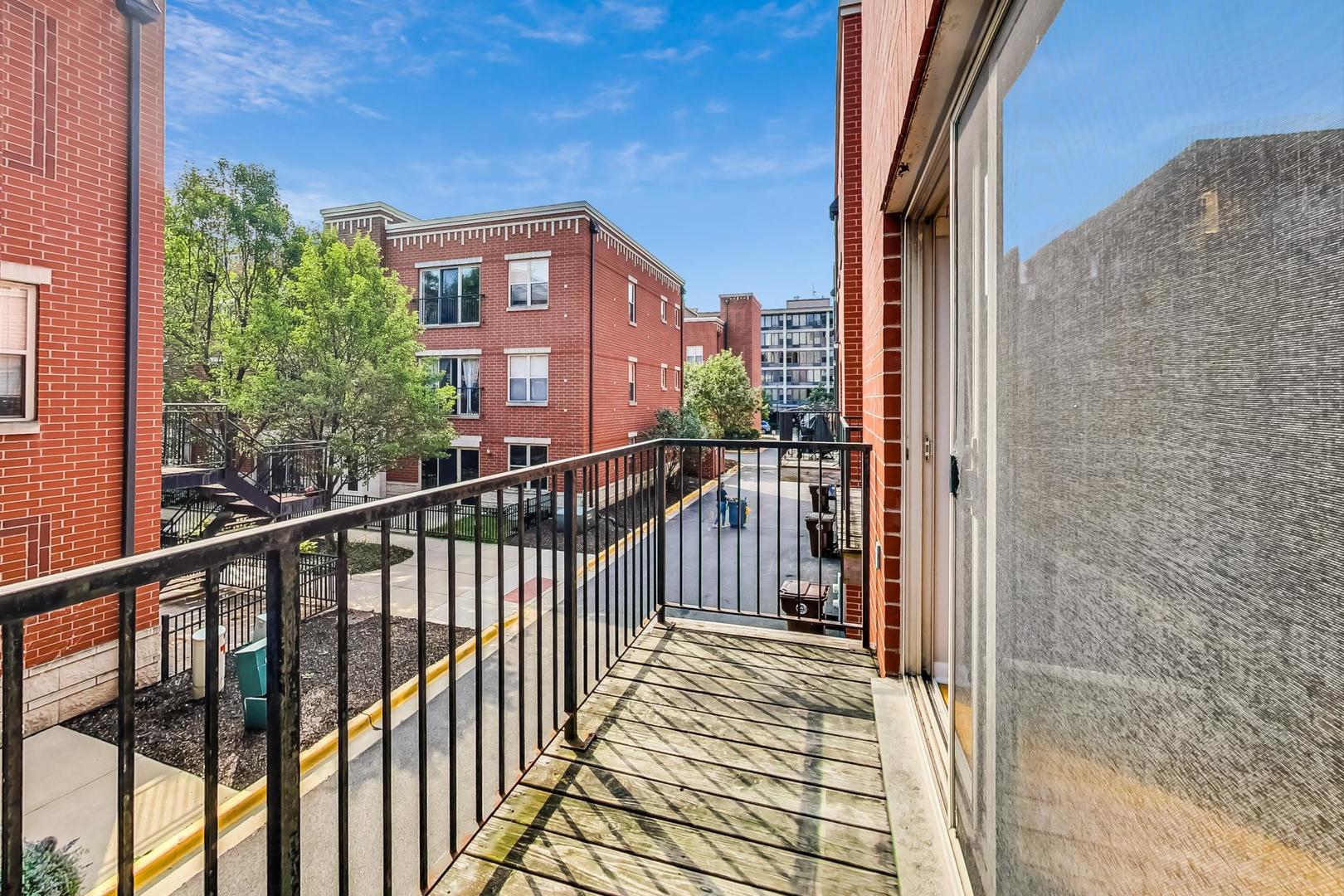 2505 S Calumet Avenue