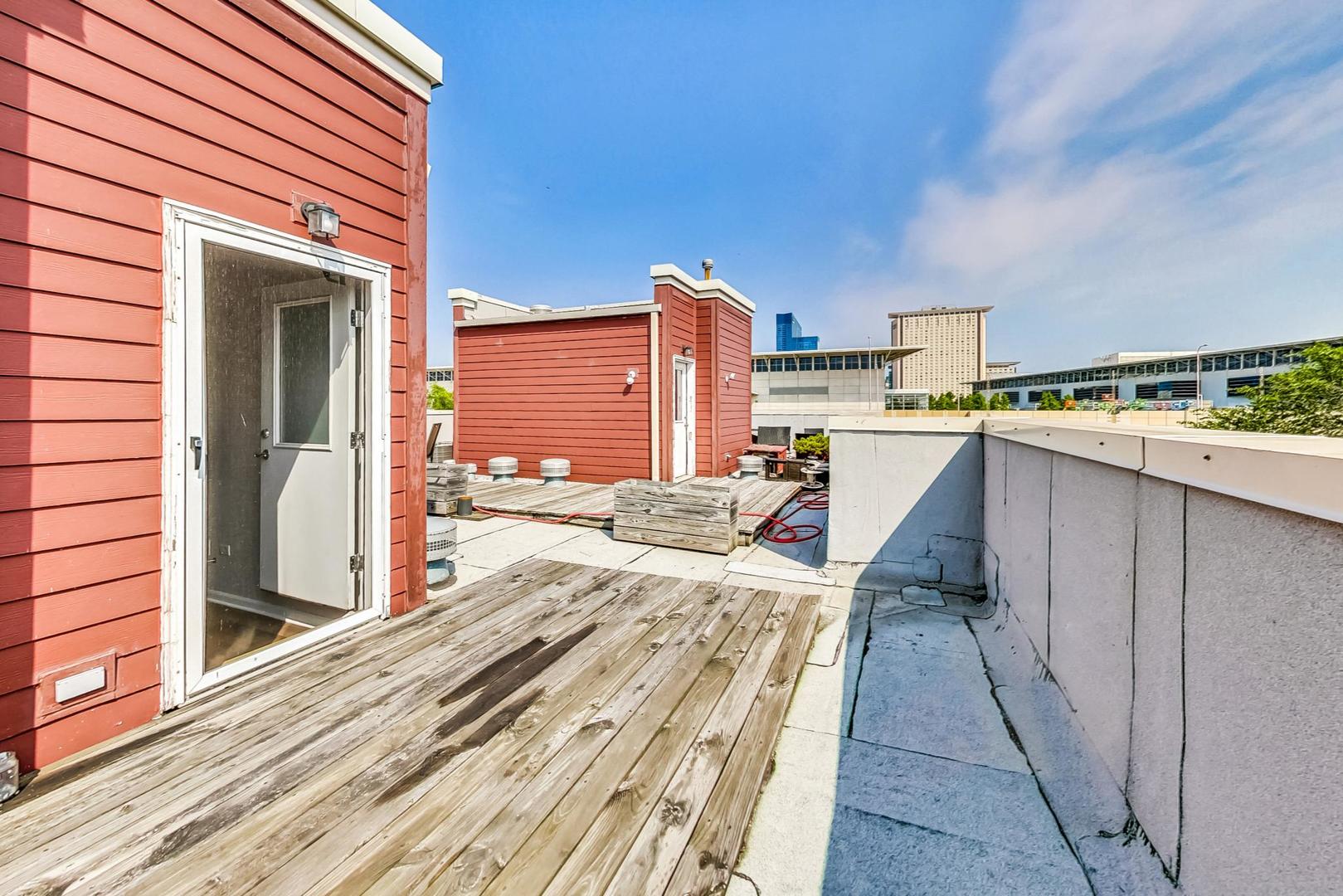 2505 S Calumet Avenue