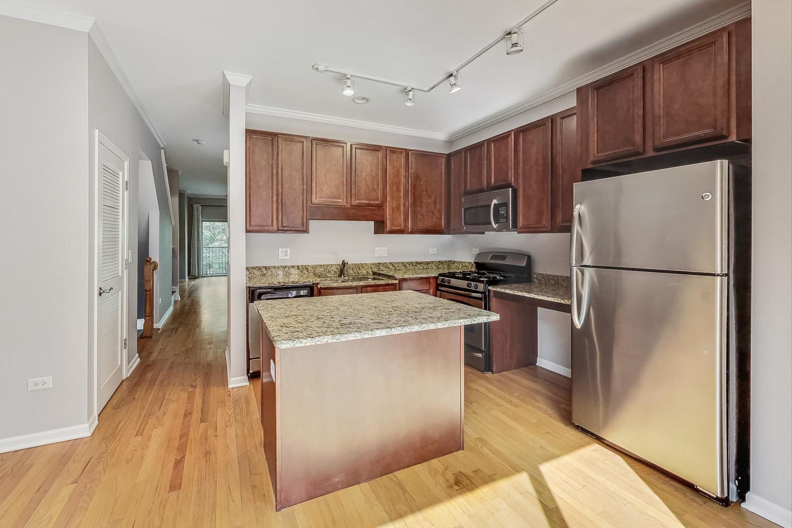 2505 S Calumet Avenue