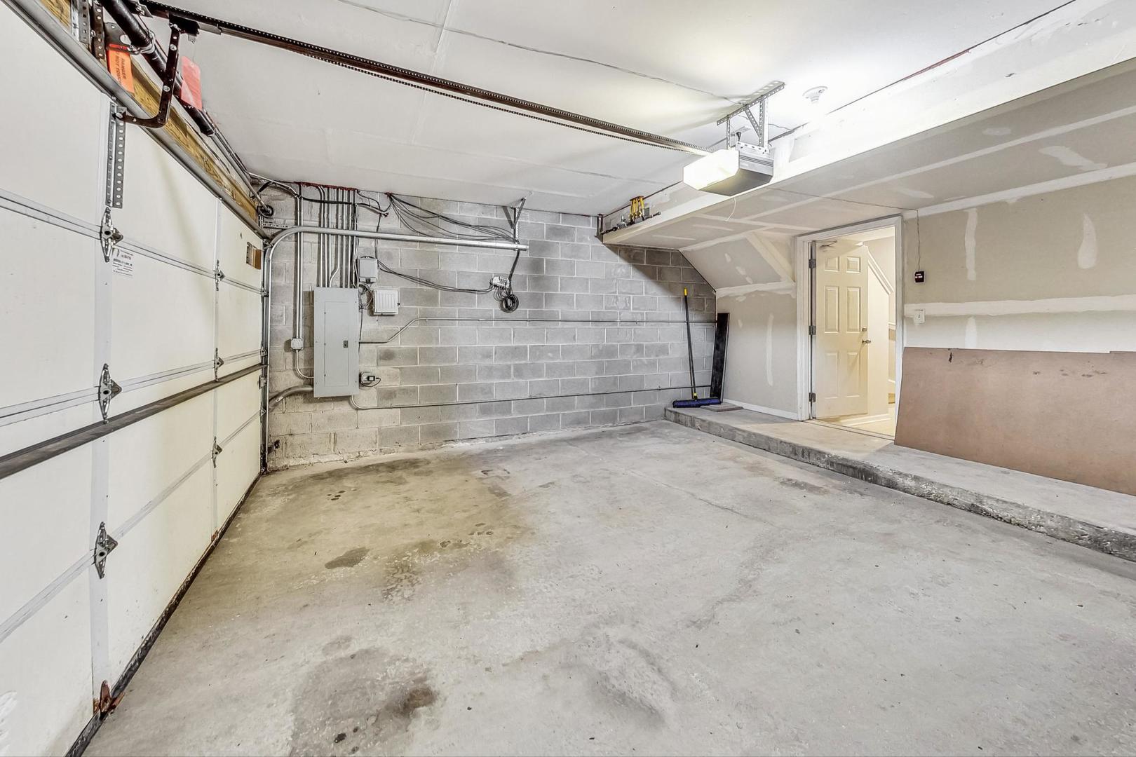 2505 S Calumet Avenue