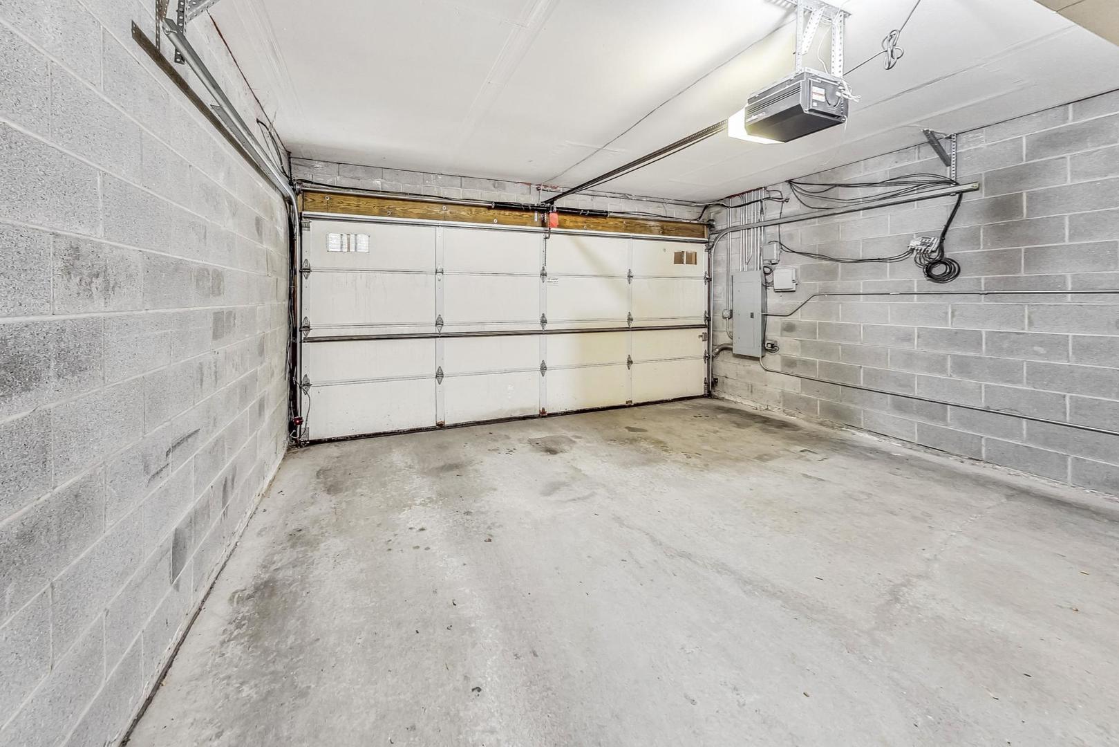 2505 S Calumet Avenue