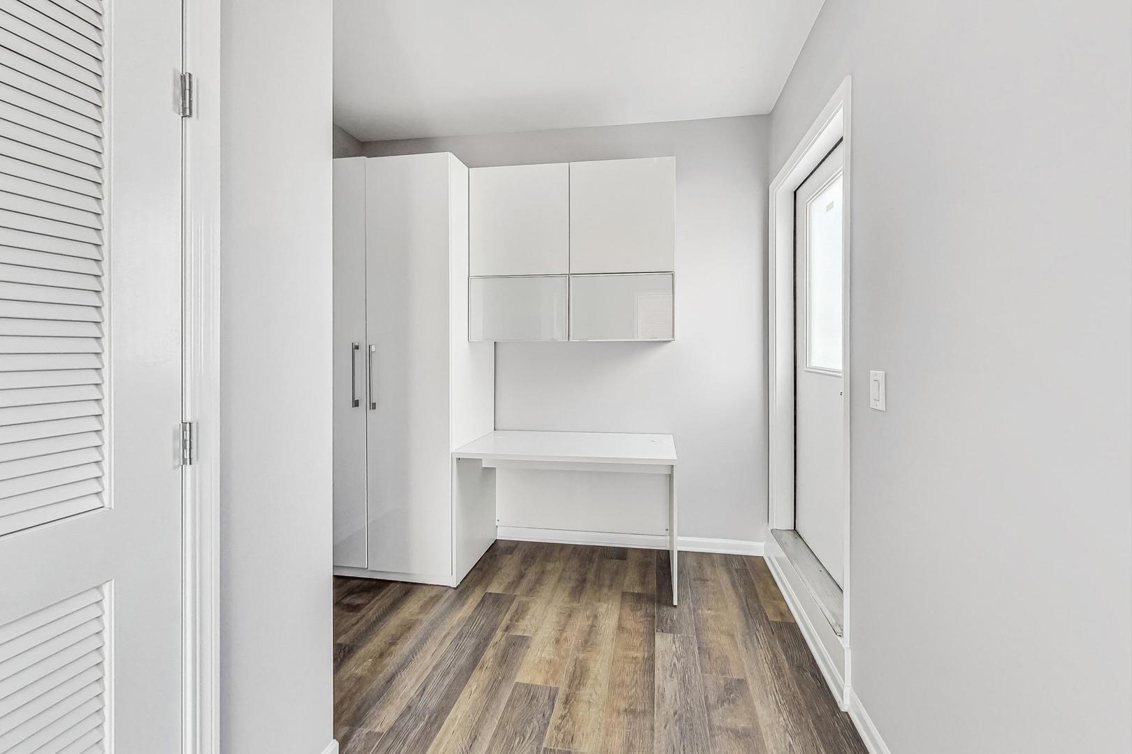 2505 S Calumet Avenue