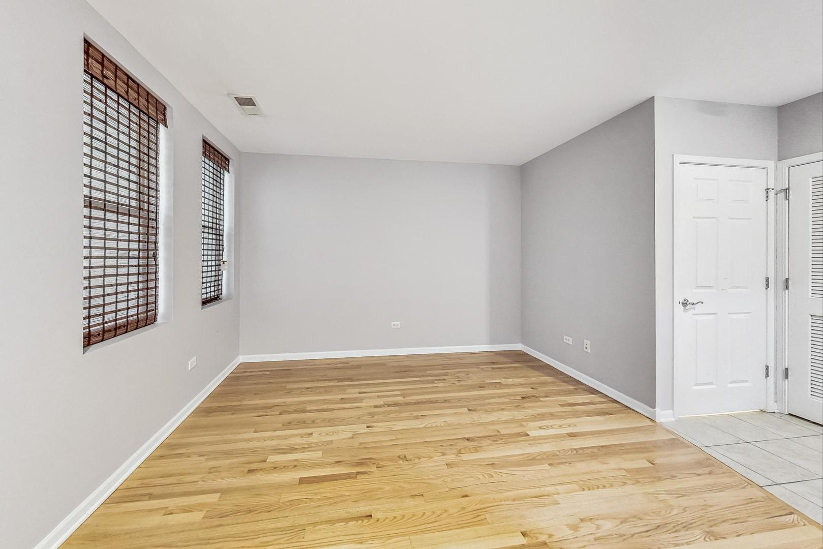 2505 S Calumet Avenue