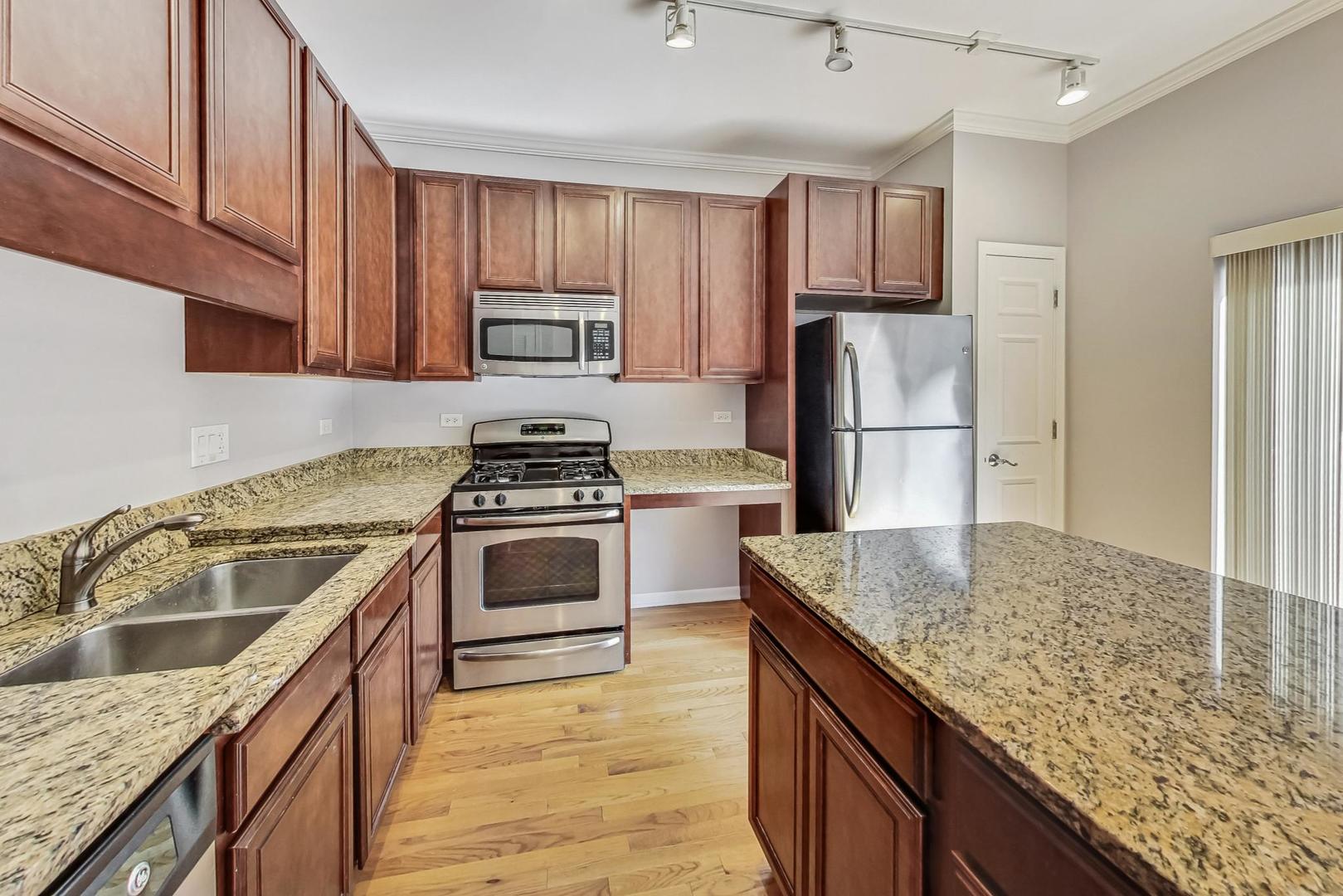 2505 S Calumet Avenue