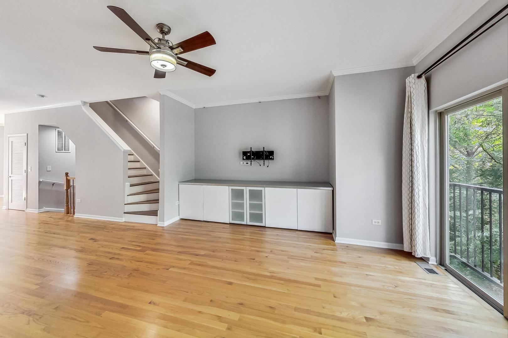 2505 S Calumet Avenue