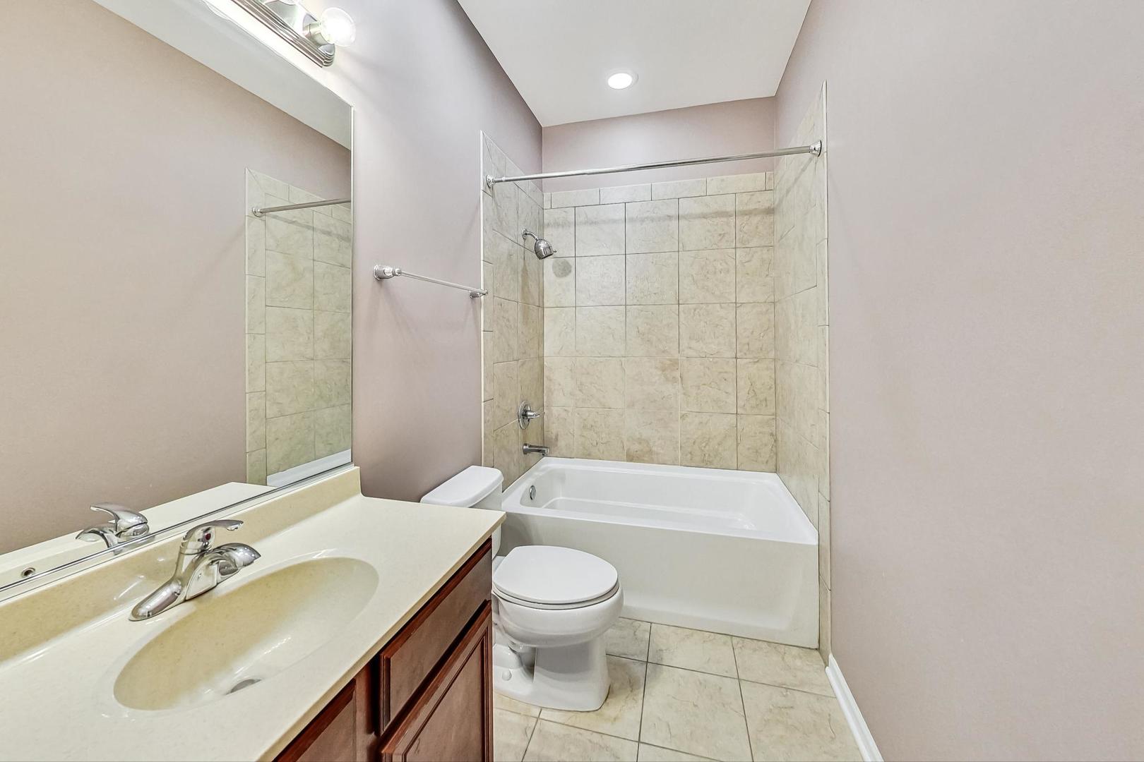 2505 S Calumet Avenue