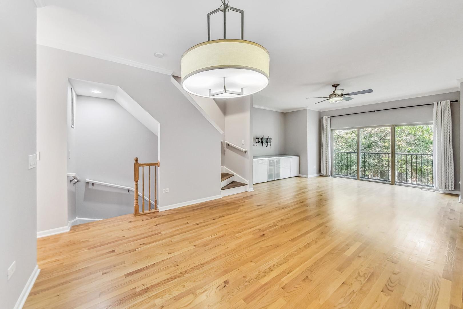 2505 S Calumet Avenue