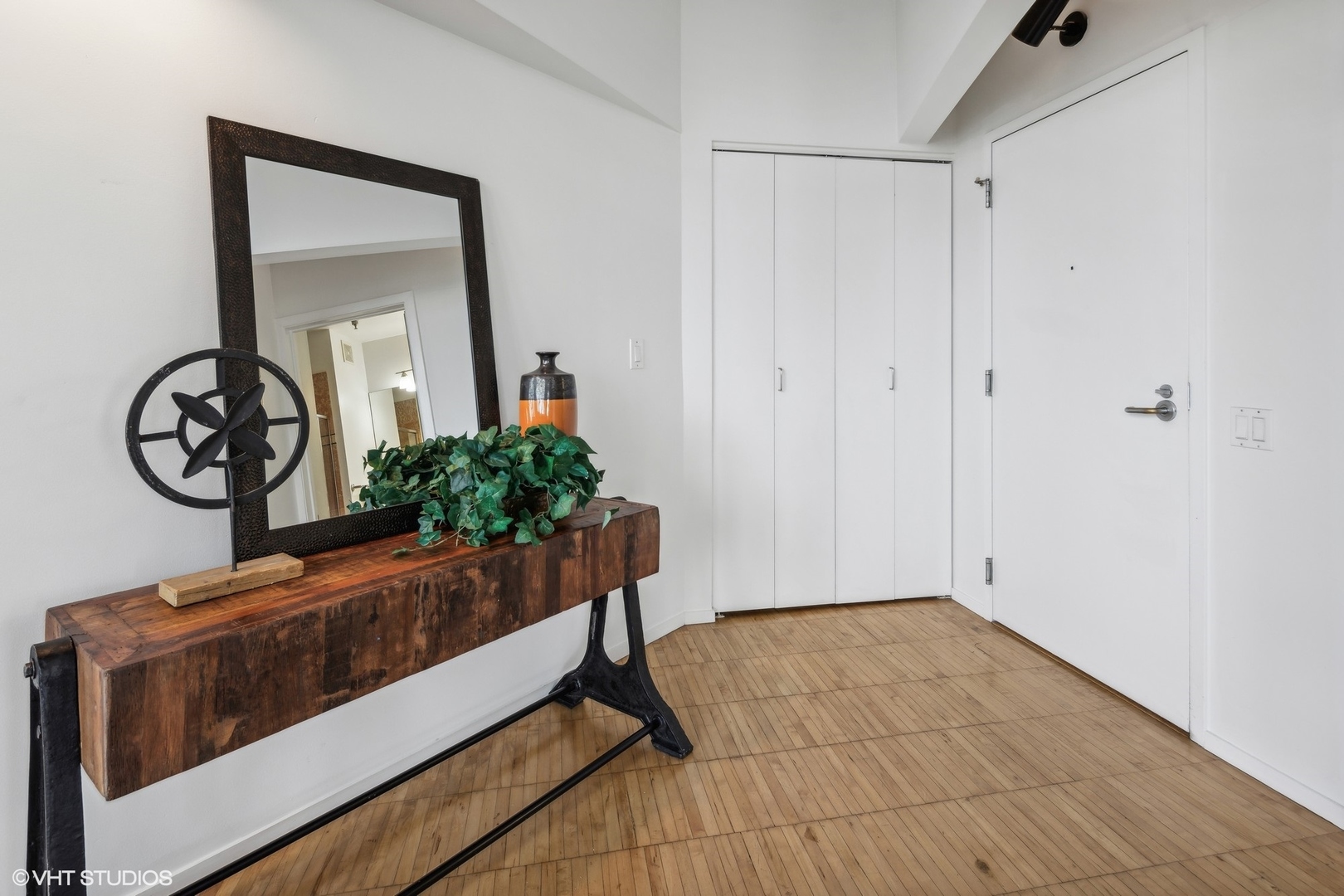 728 W Jackson Boulevard Unit: 1007