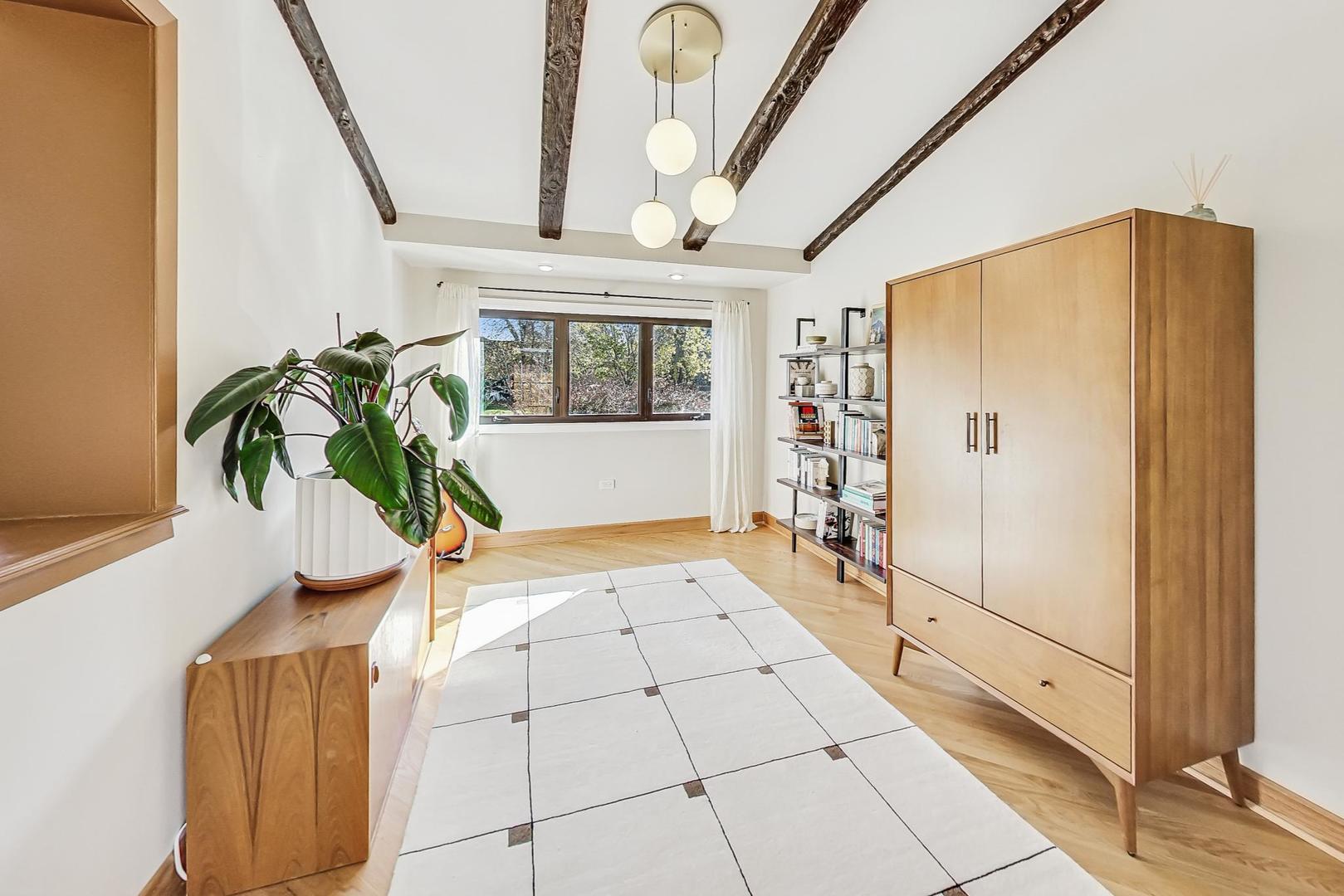 914 S Chester Avenue