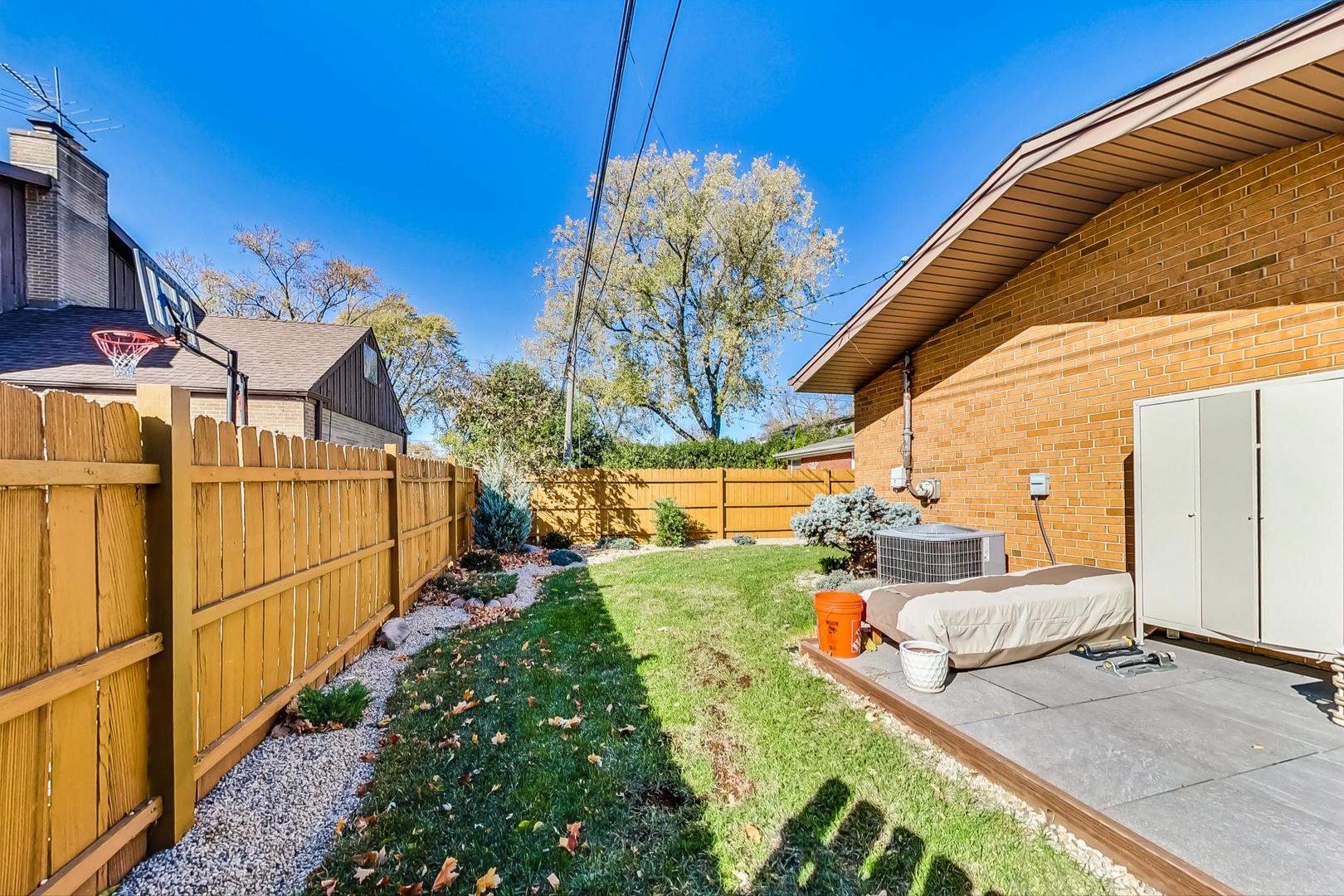 914 S Chester Avenue