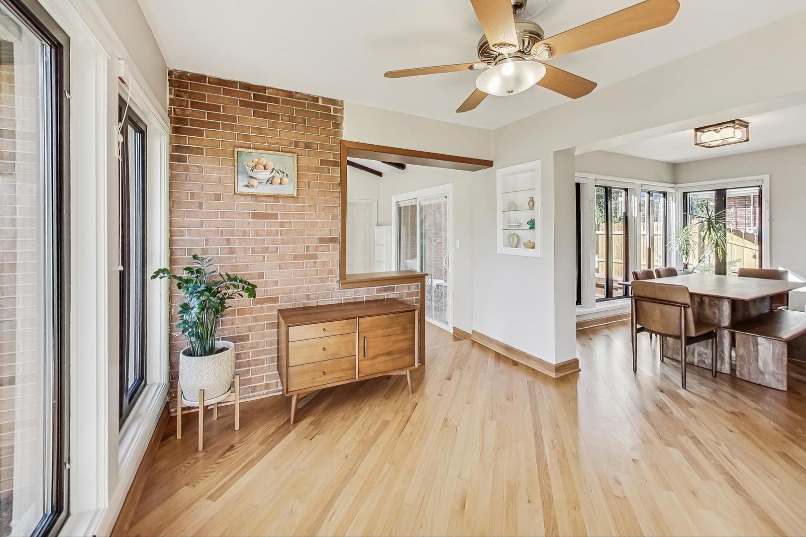 914 S Chester Avenue