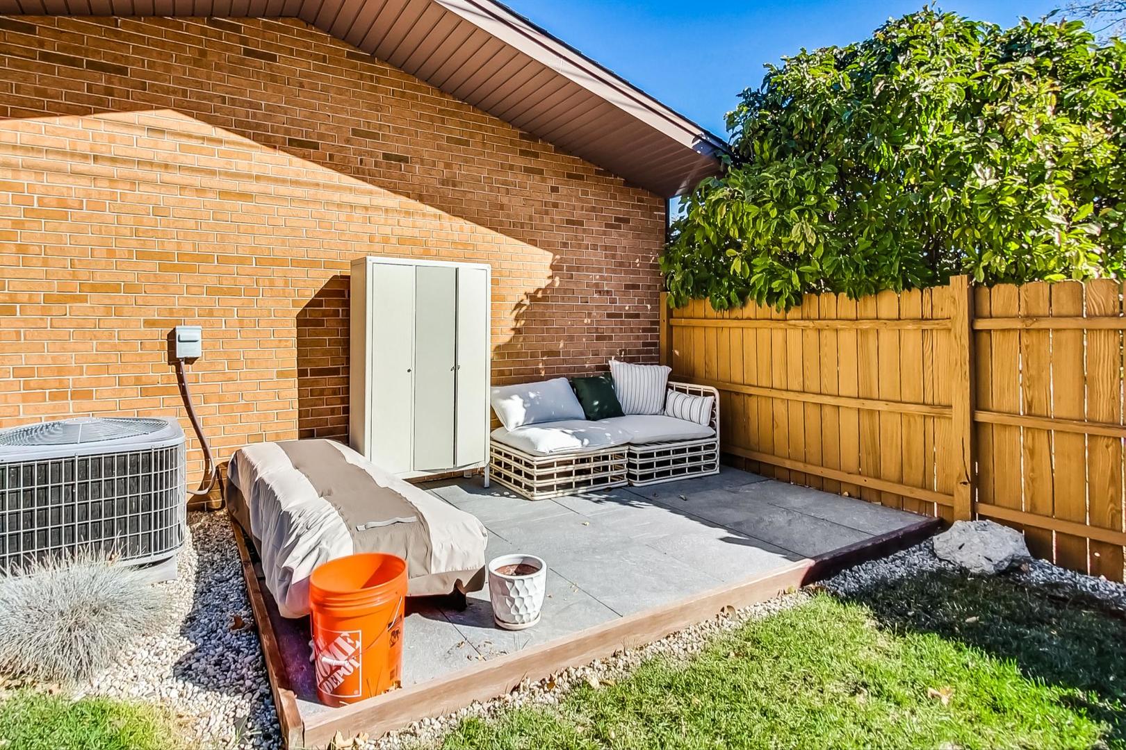 914 S Chester Avenue