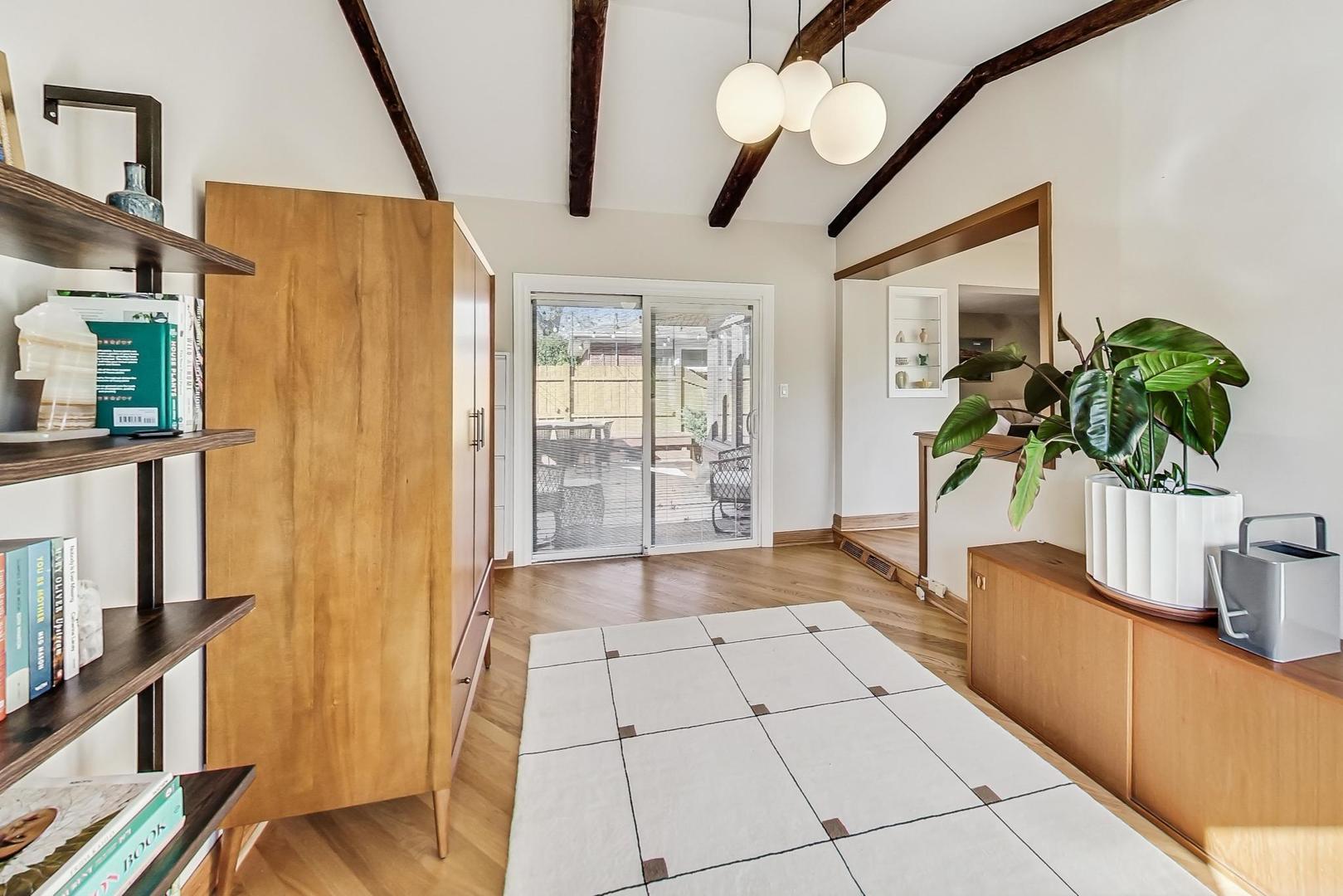 914 S Chester Avenue