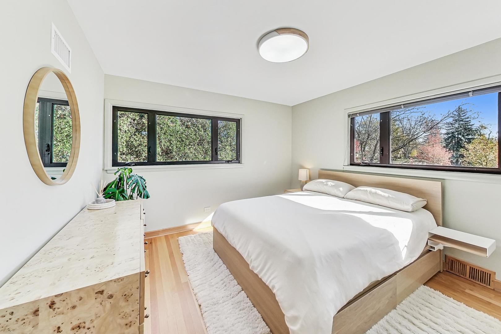 914 S Chester Avenue