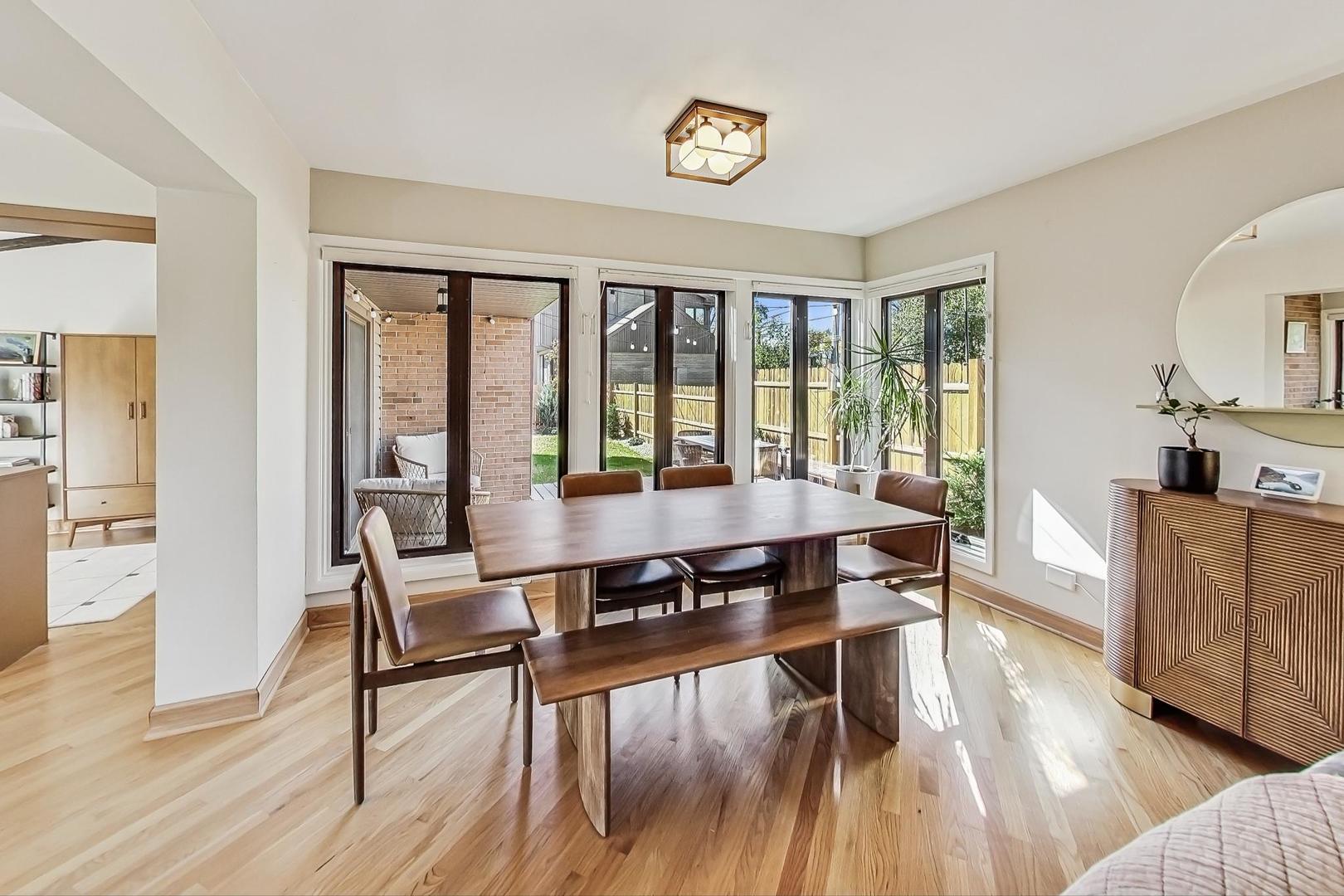 914 S Chester Avenue