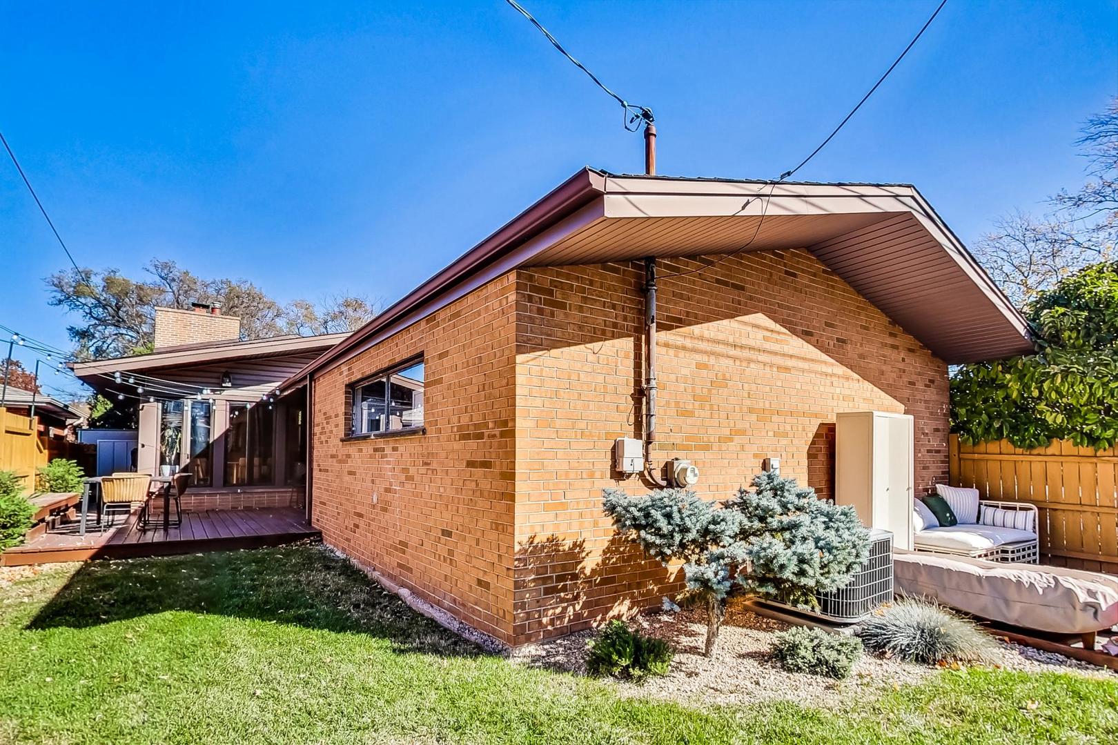 914 S Chester Avenue