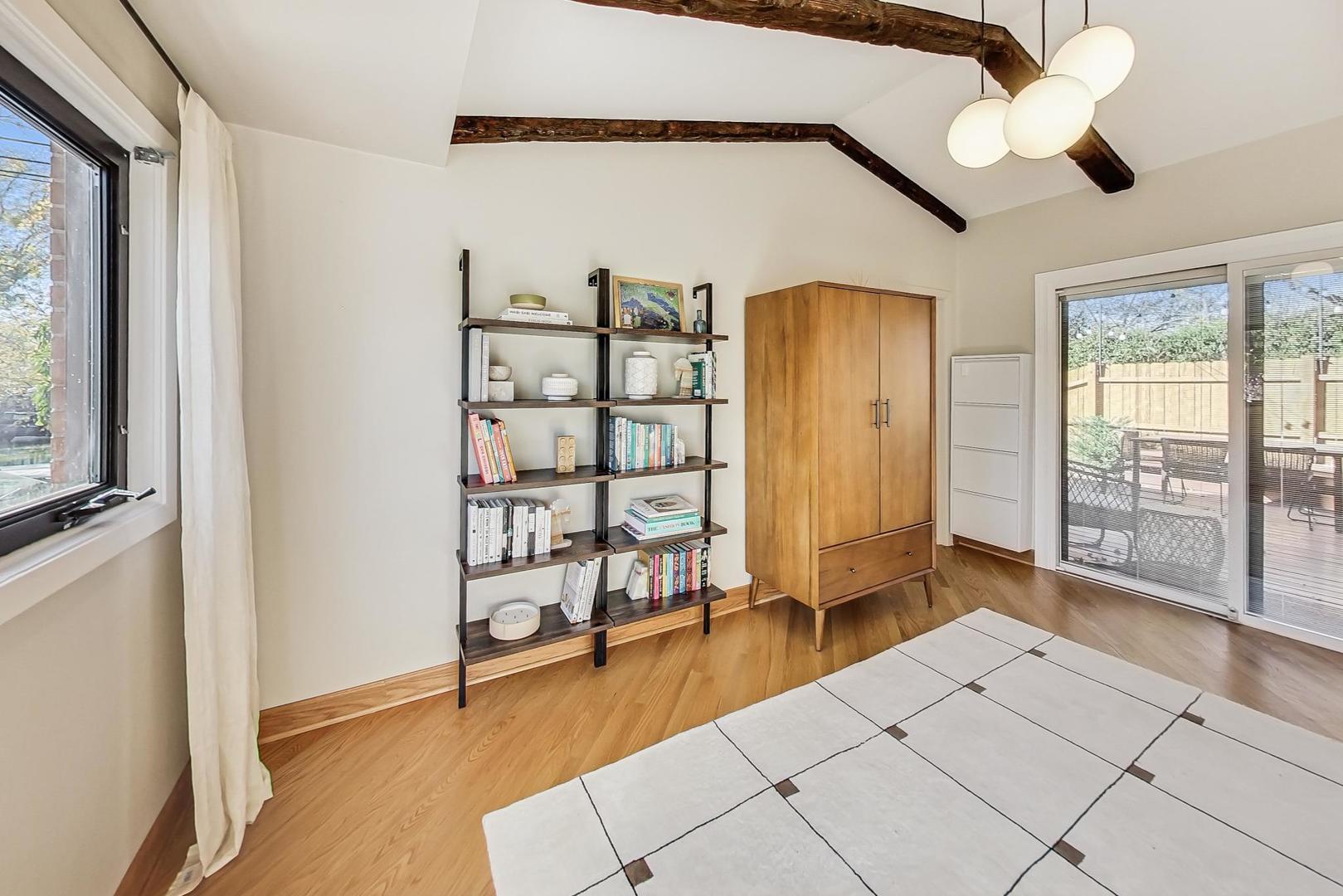 914 S Chester Avenue