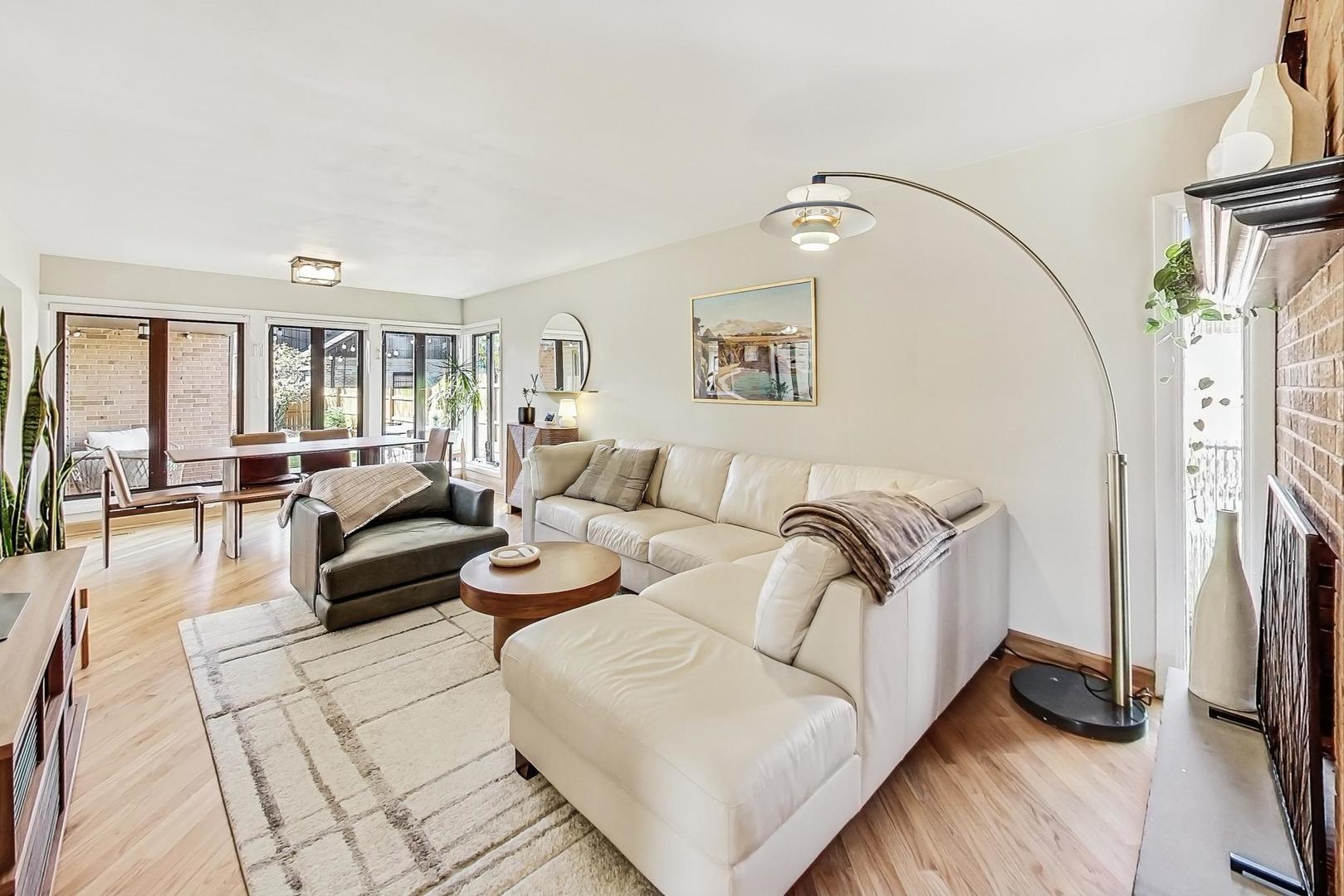 914 S Chester Avenue