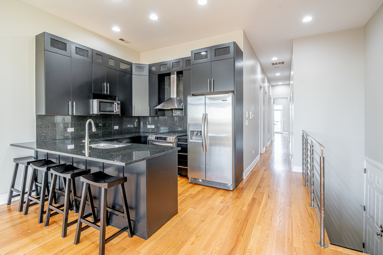 2708 W Chicago Avenue Unit: 4