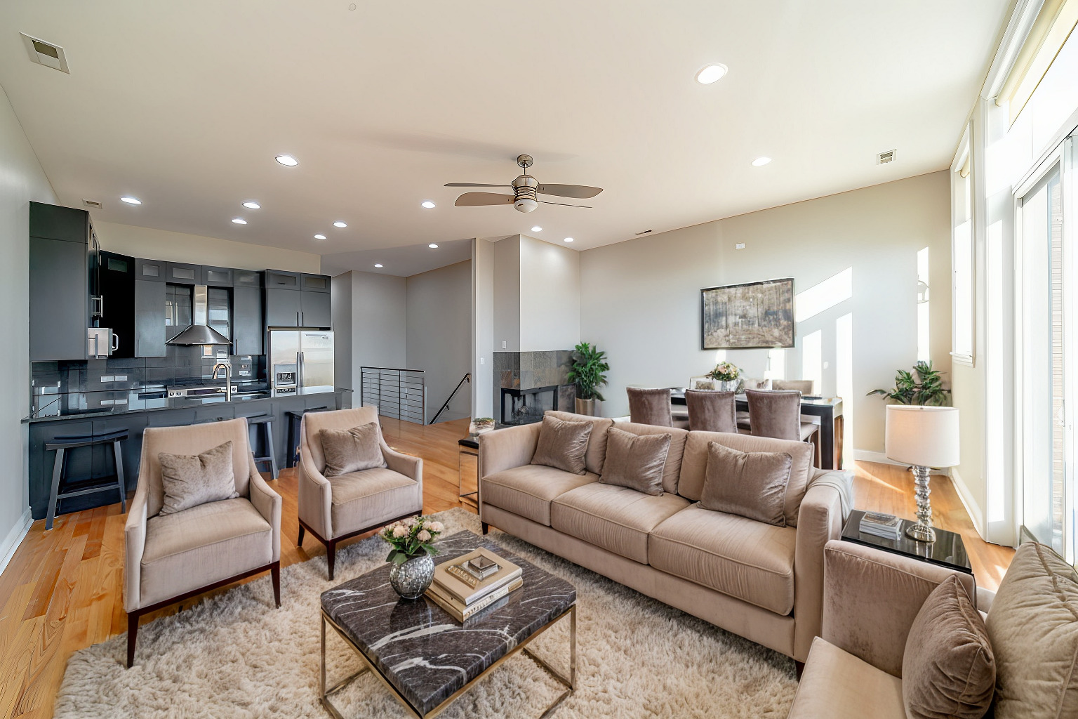 2708 W Chicago Avenue Unit: 4