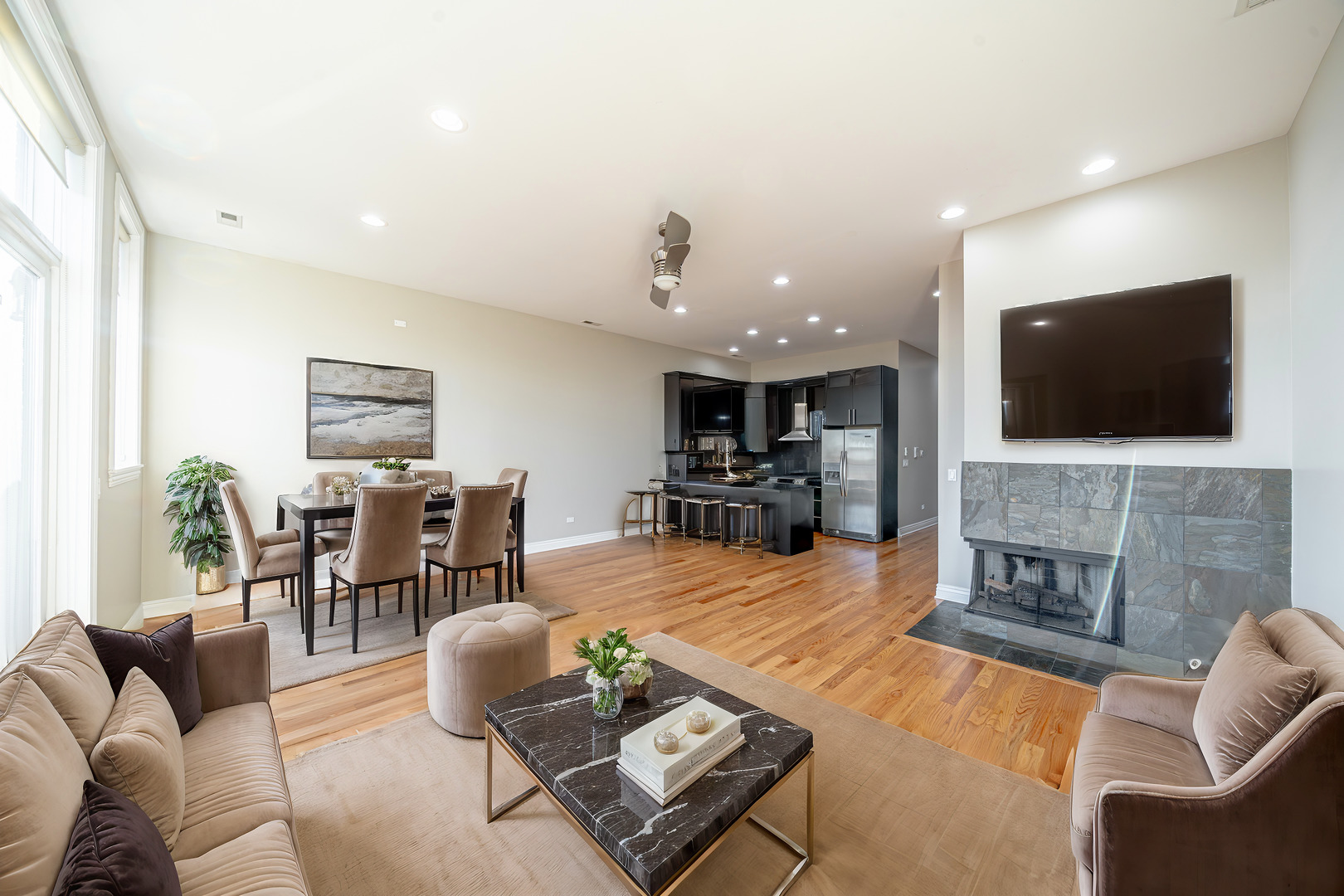 2708 W Chicago Avenue Unit: 4