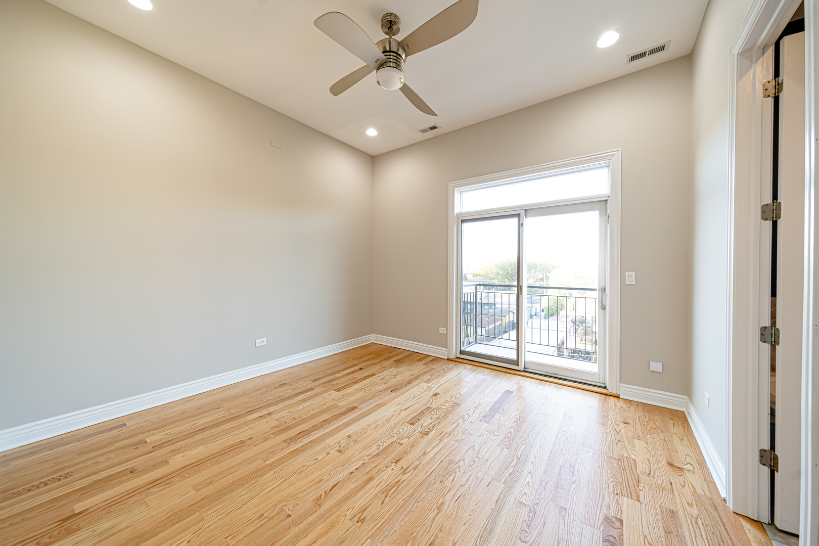 2708 W Chicago Avenue Unit: 4