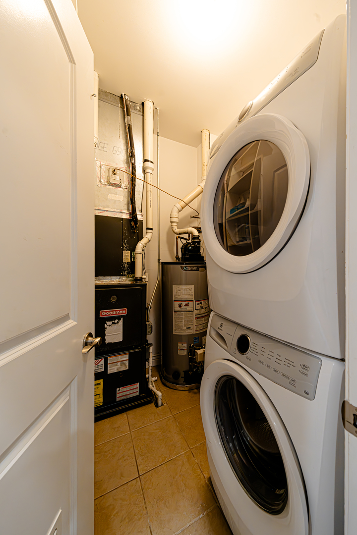 2708 W Chicago Avenue Unit: 4