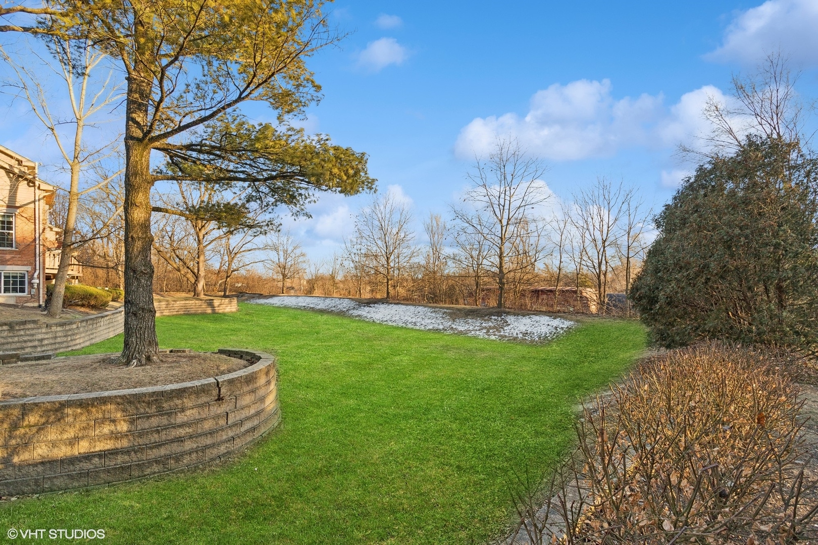 0S099 Lee Street Unit: 302