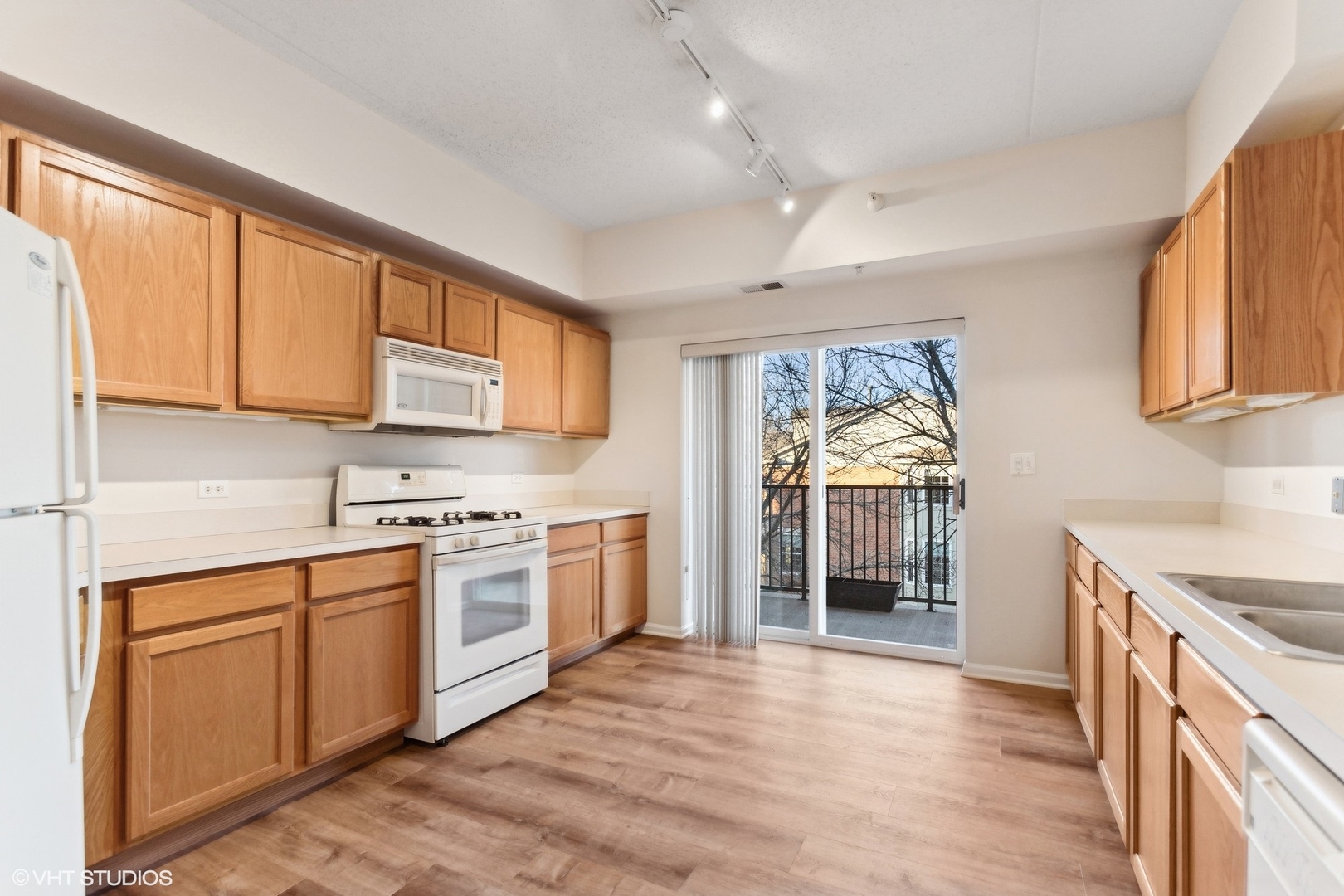 0S099 Lee Street Unit: 302