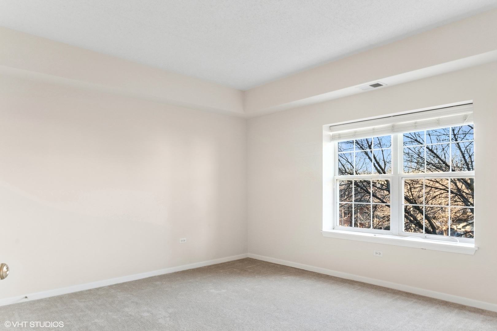 0S099 Lee Street Unit: 302