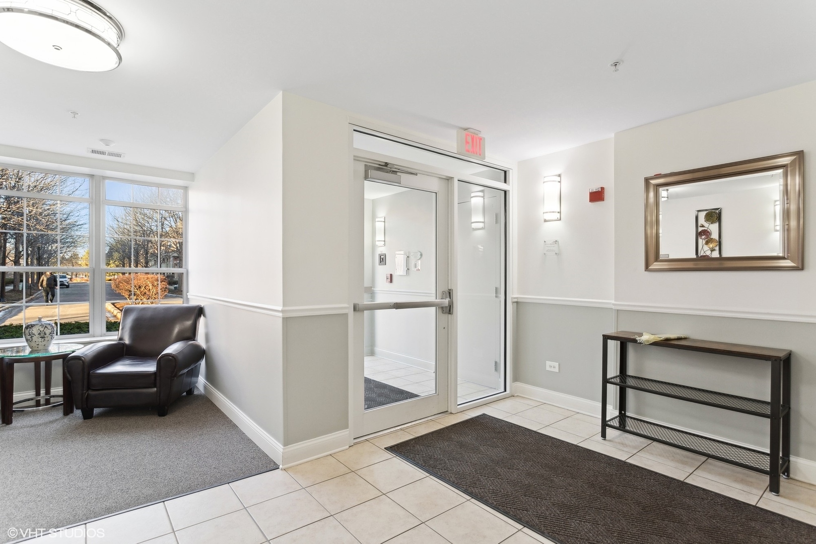 0S099 Lee Street Unit: 302