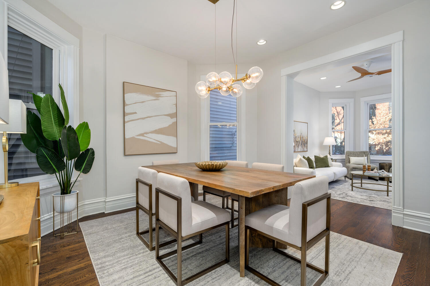 839 W Wrightwood Avenue