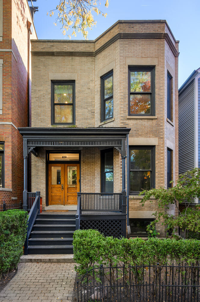 839 W Wrightwood Avenue