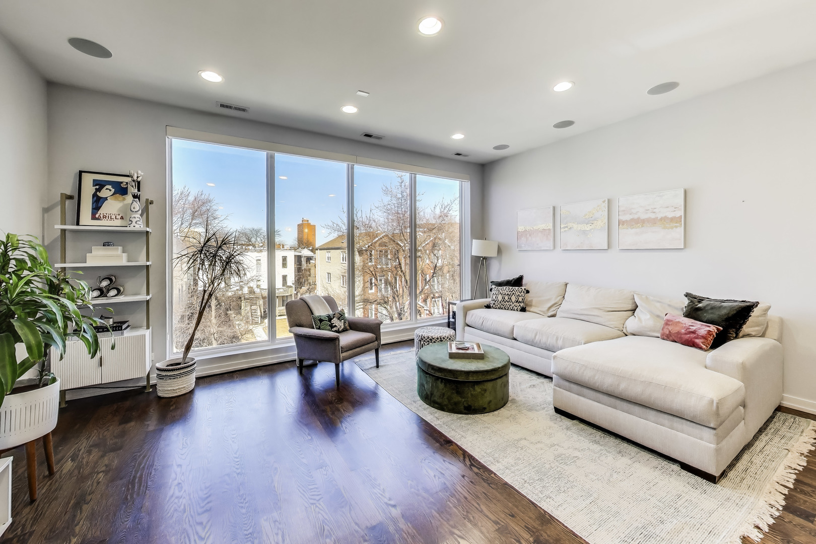 1457 W Erie Street Unit: 3