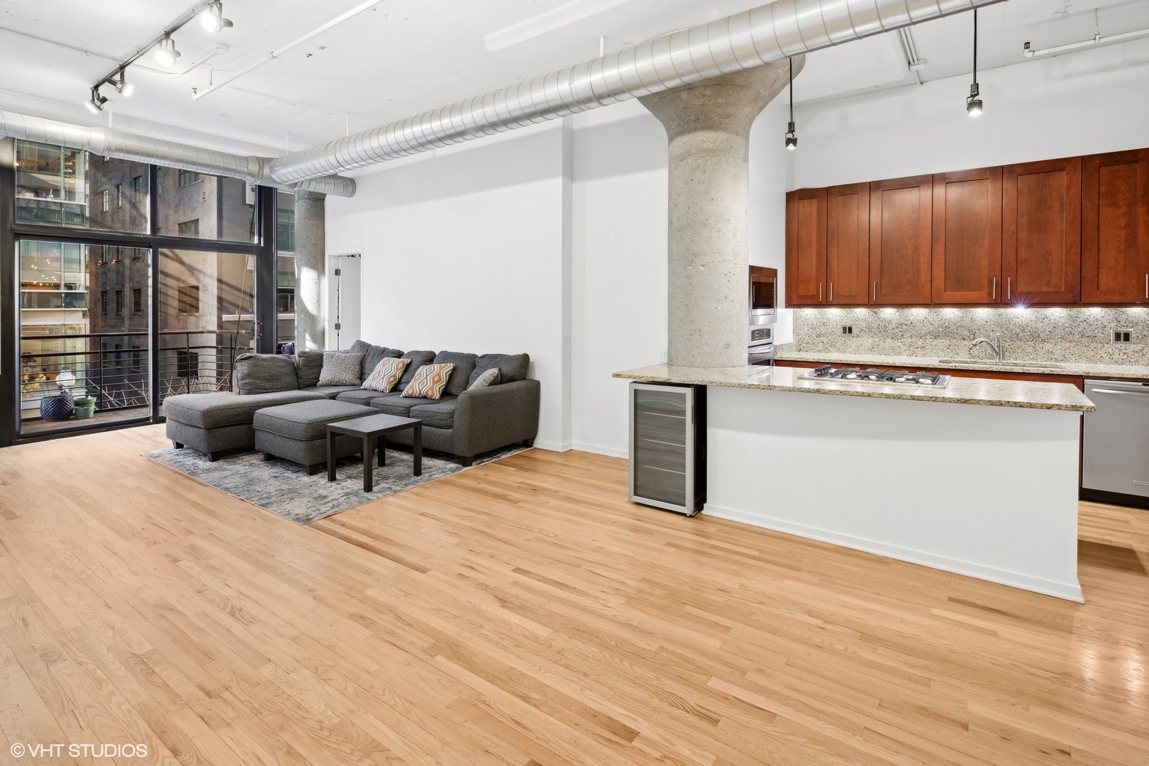 130 S CANAL Street Unit: 205