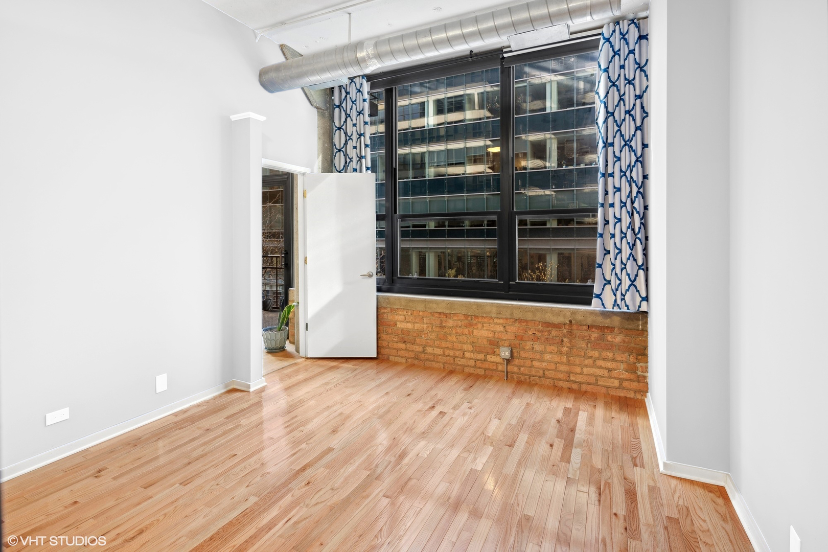 130 S CANAL Street Unit: 205