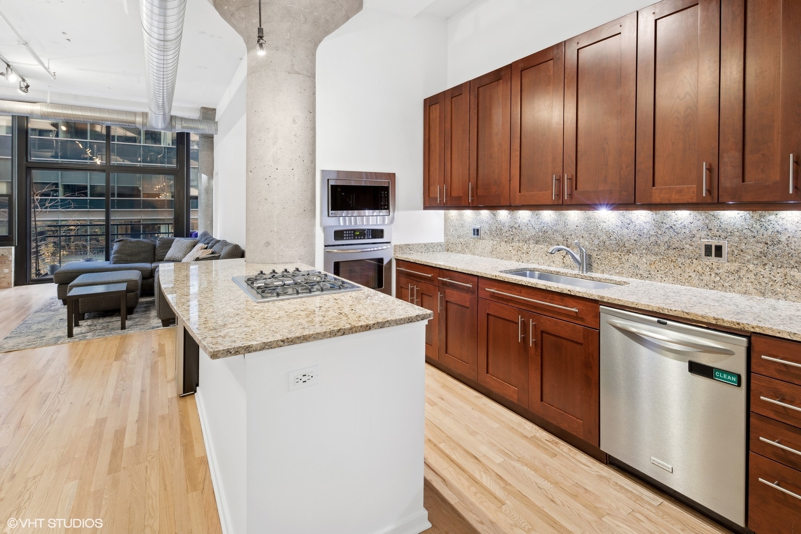 130 S CANAL Street Unit: 205