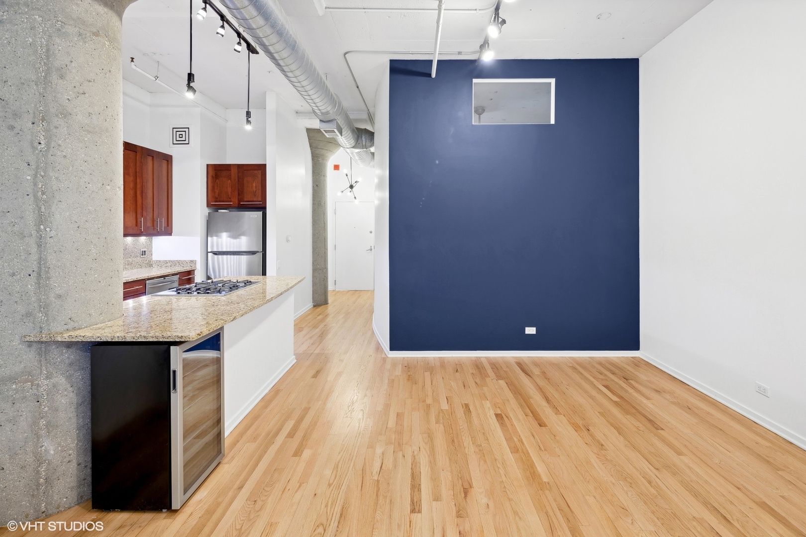 130 S CANAL Street Unit: 205