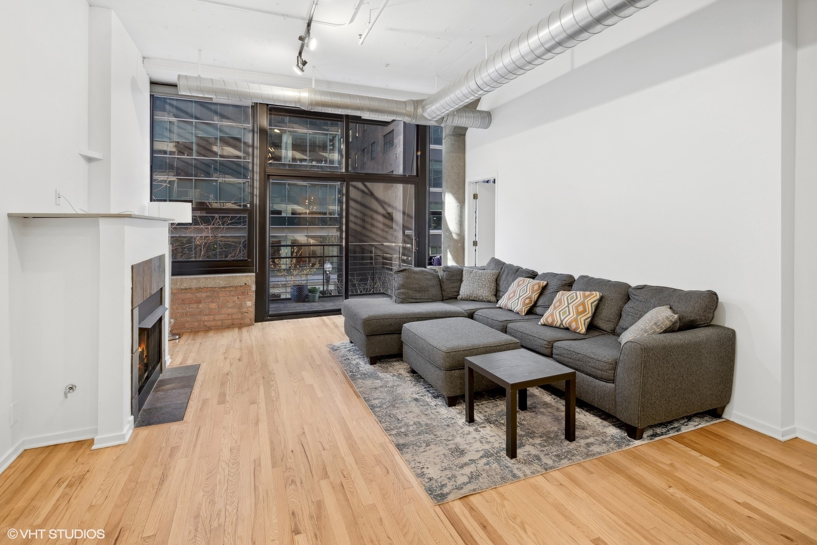 130 S CANAL Street Unit: 205