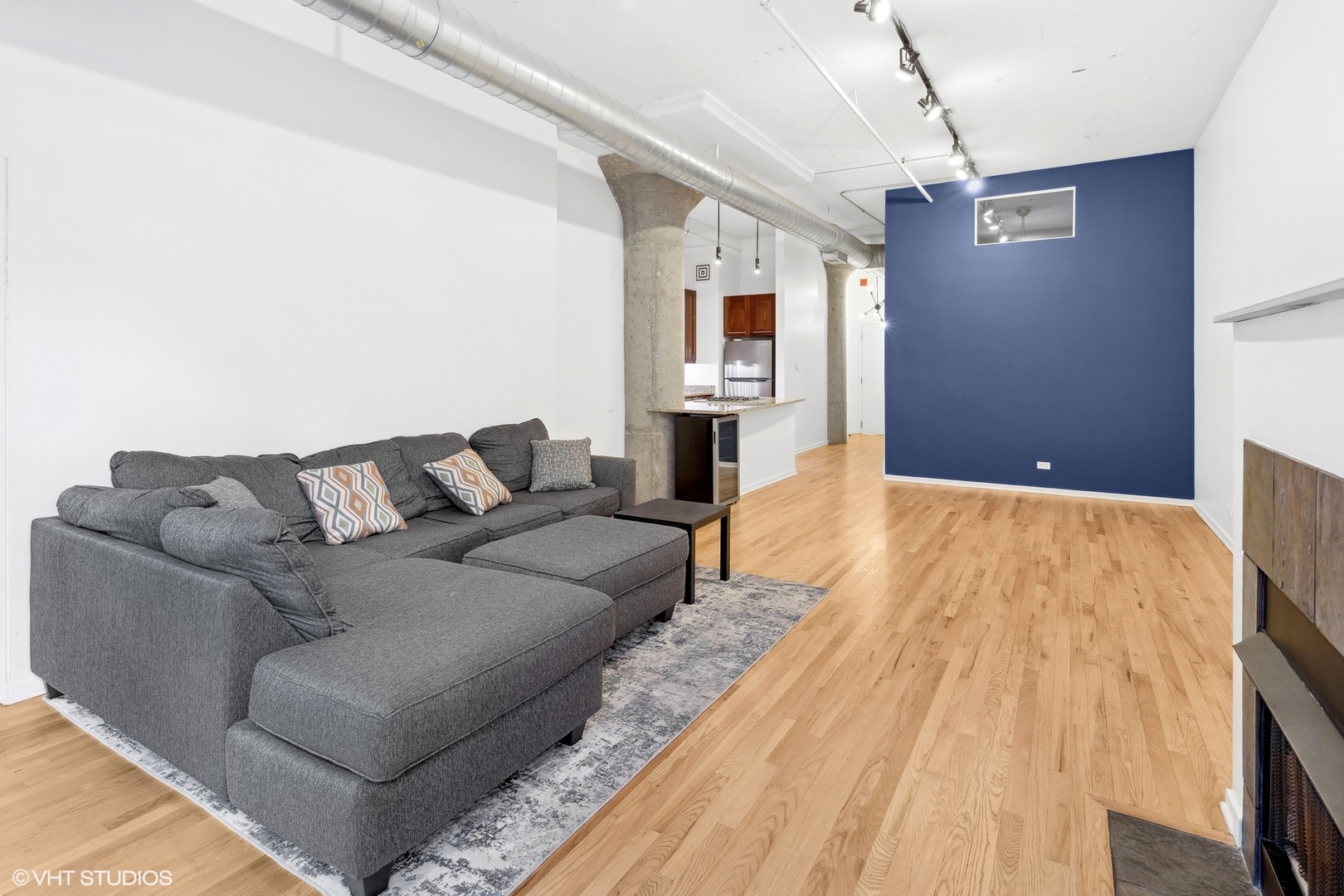 130 S CANAL Street Unit: 205