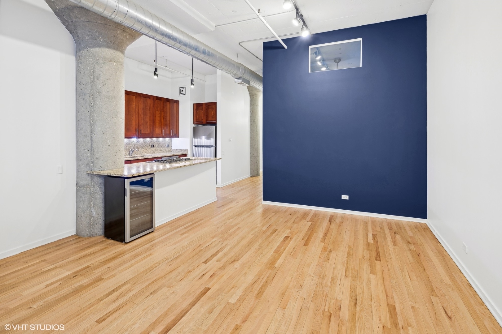 130 S CANAL Street Unit: 205