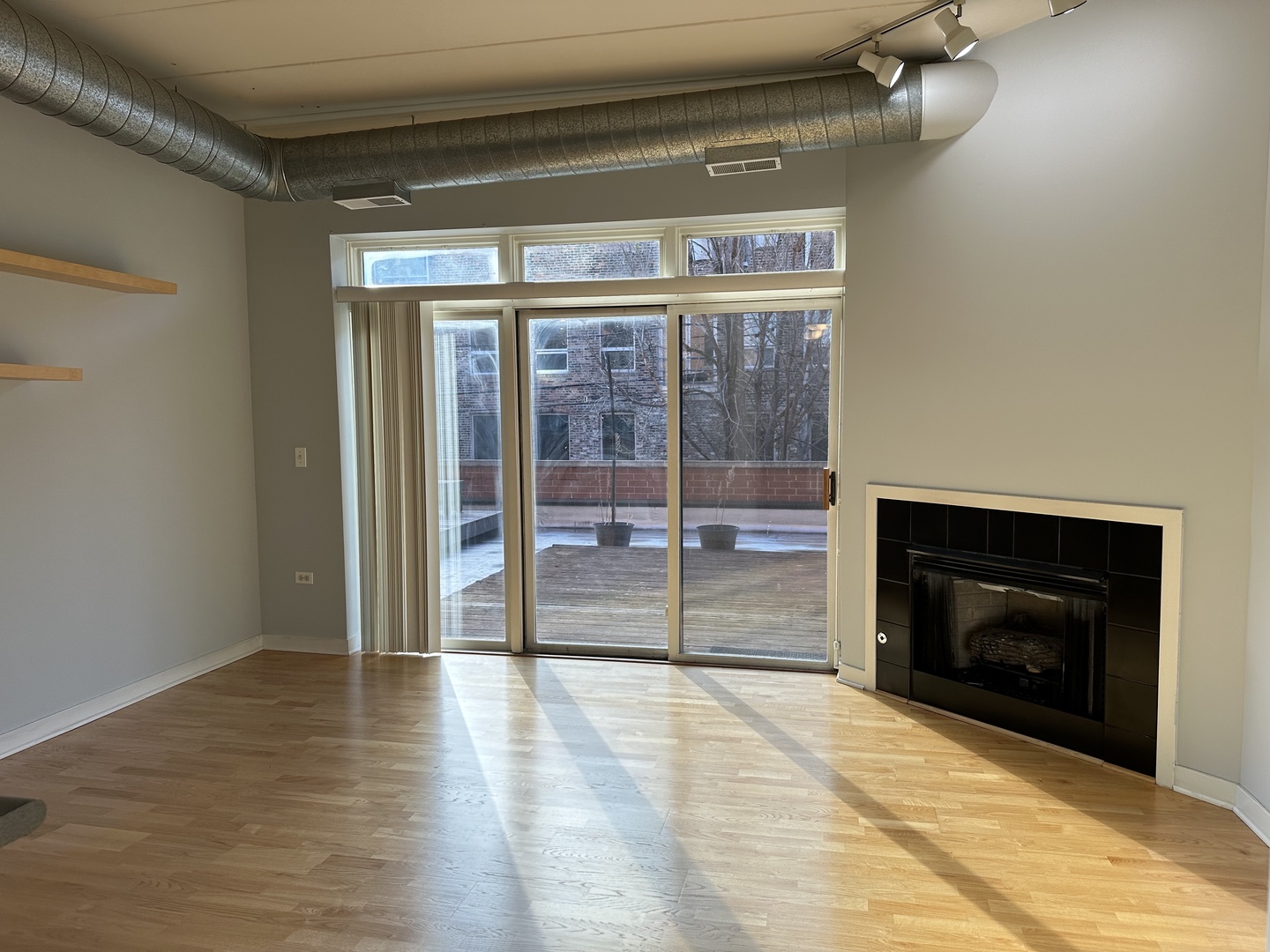 1155 W MADISON Avenue Unit: 210