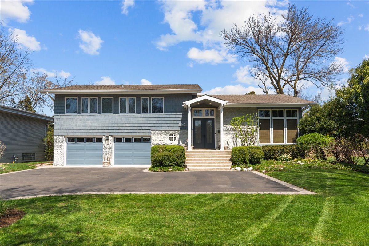 1060 Edgebrook Lane