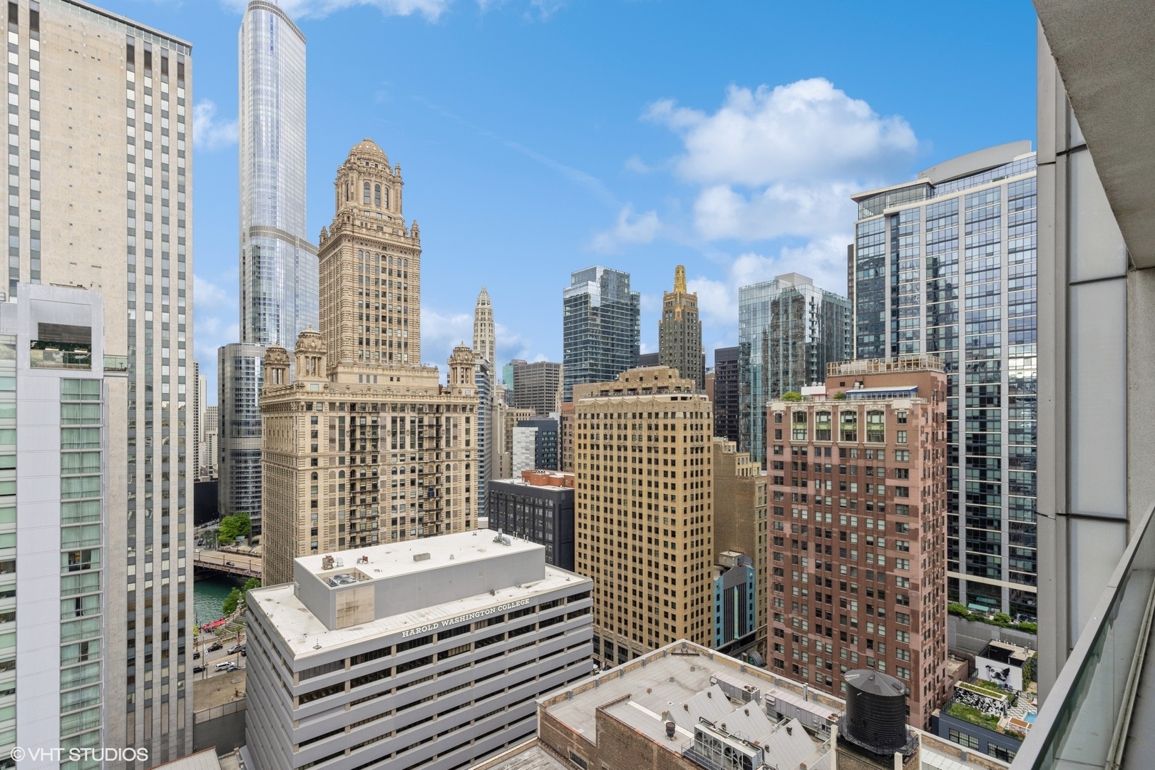 8 E Randolph Street Unit: 2005