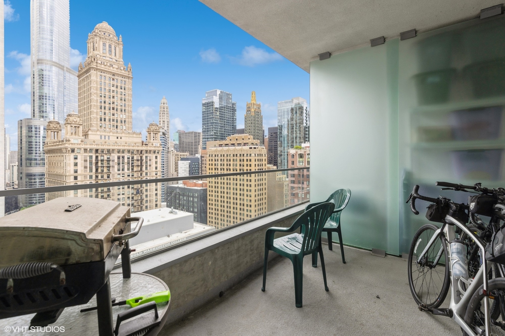 8 E Randolph Street Unit: 2005