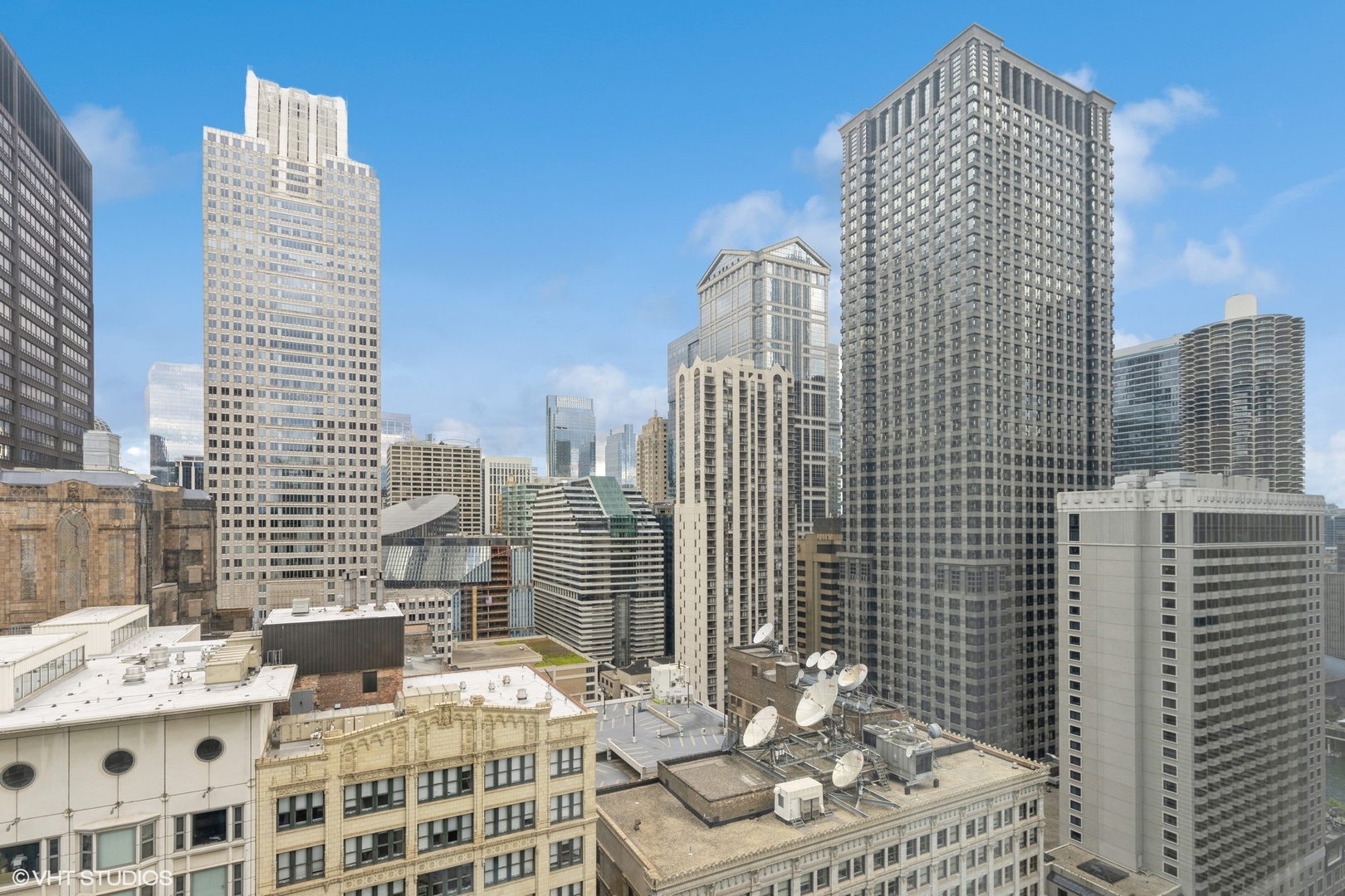 8 E Randolph Street Unit: 2005