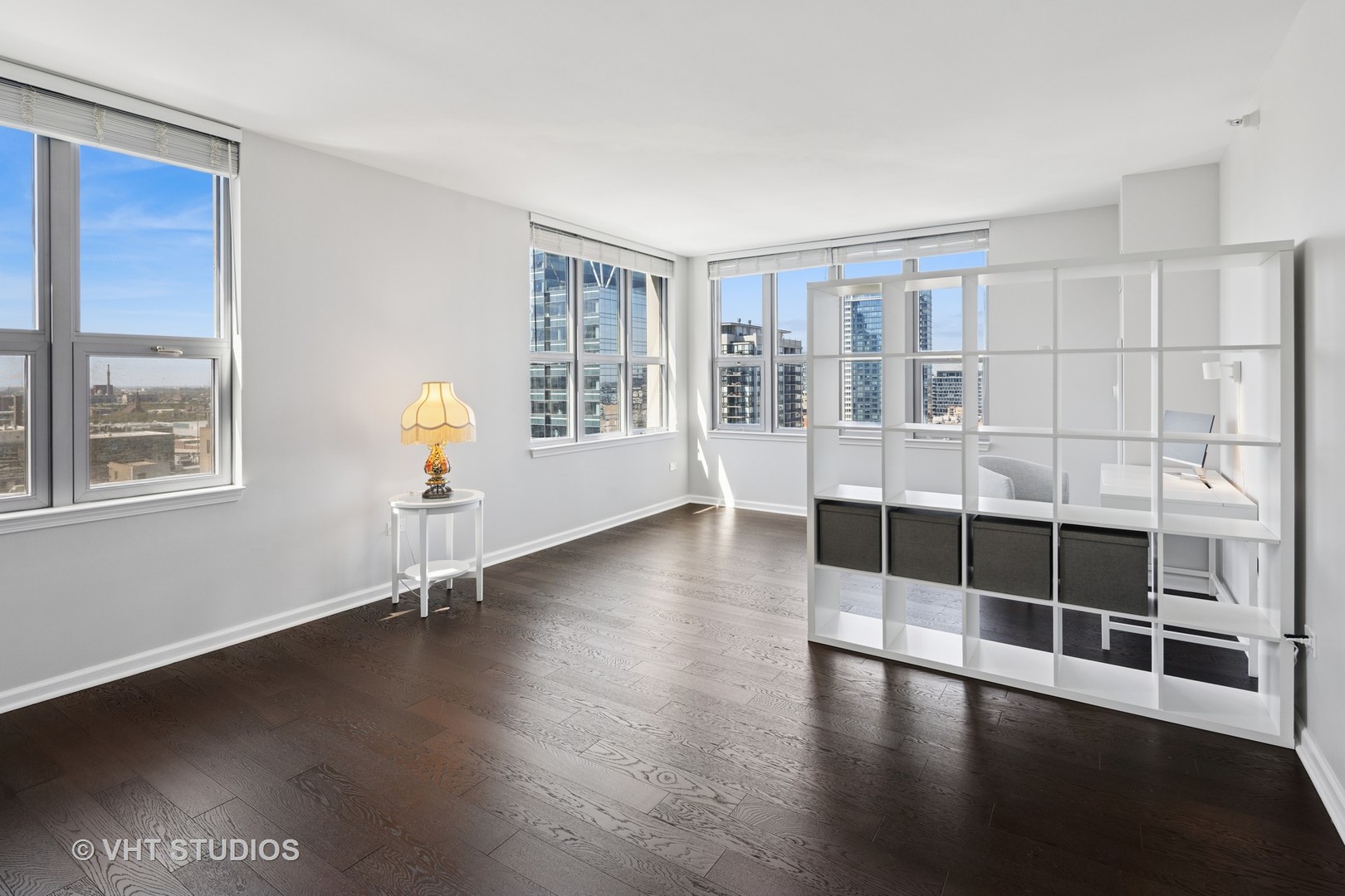 125 S JEFFERSON Street Unit: 2009