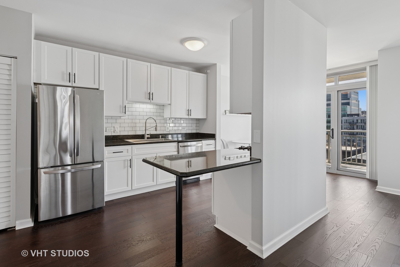 125 S JEFFERSON Street Unit: 2009